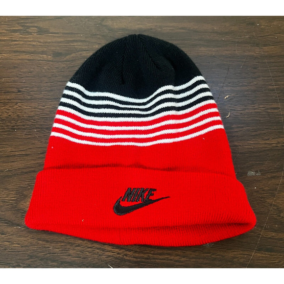 Nike Beanie Youth Red Striped Cap Stretch Skater Hip Hop Swoosh - Picture 1 of 3